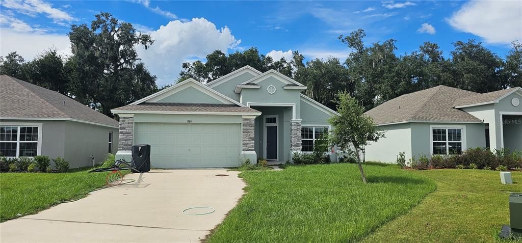 Active With Contract: $225,000 (3 beds, 2 baths, 1720 Square Feet)