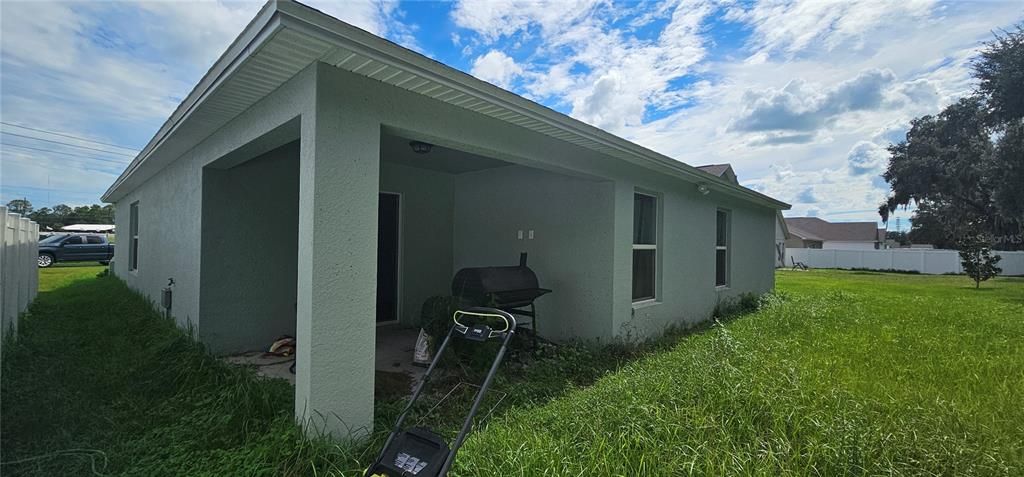 Active With Contract: $225,000 (3 beds, 2 baths, 1720 Square Feet)