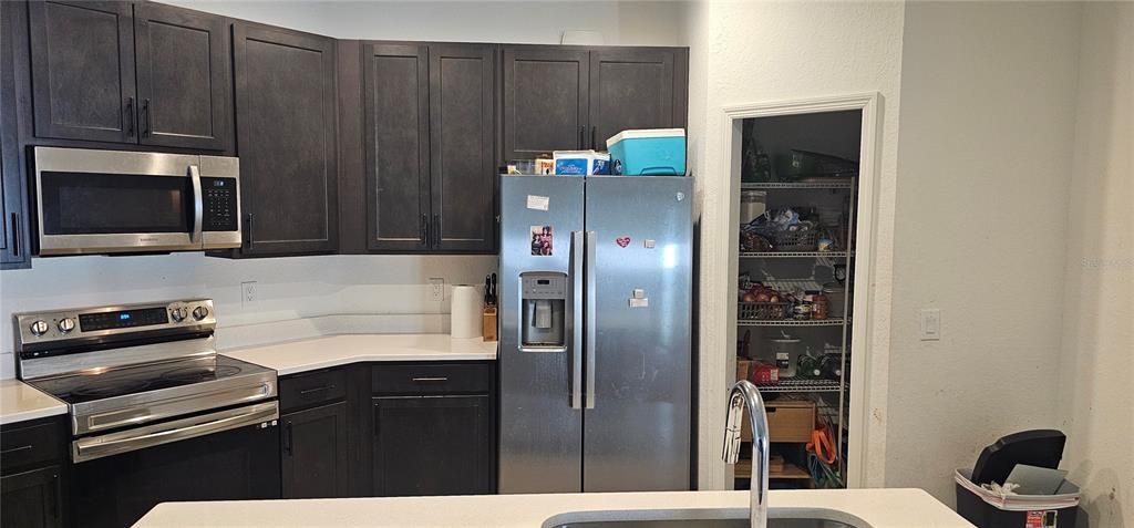 Active With Contract: $225,000 (3 beds, 2 baths, 1720 Square Feet)