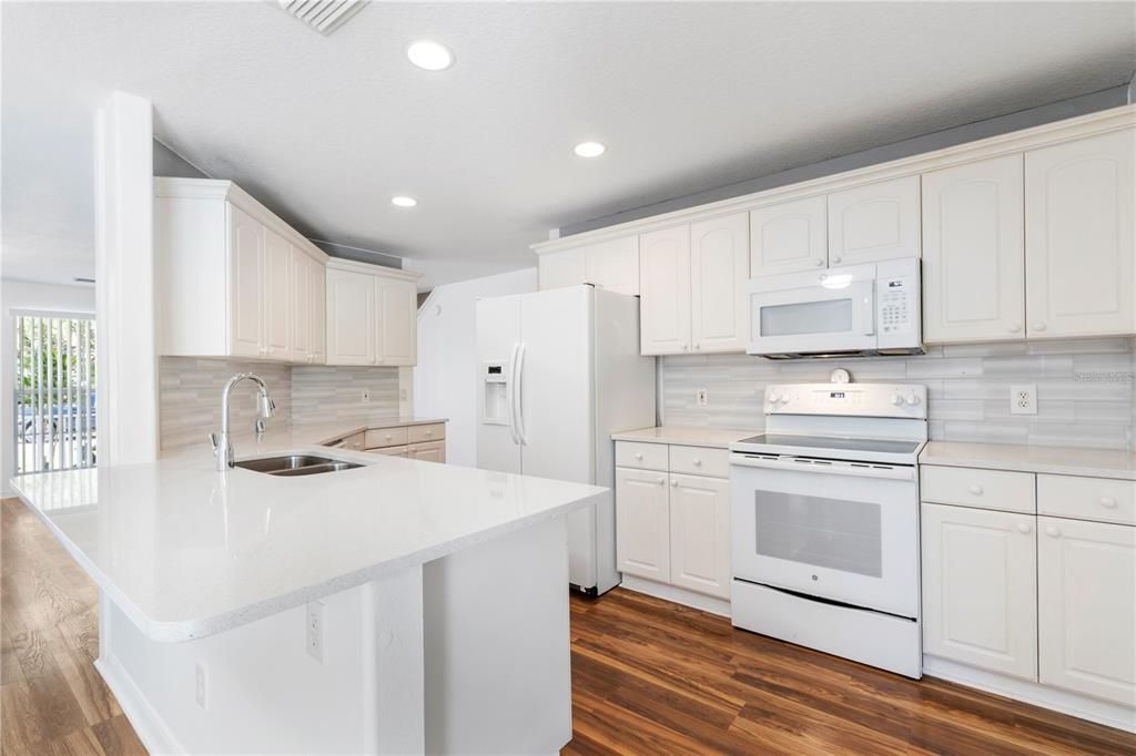 出租: $2,900 (4 贝兹, 3 浴室, 1856 平方英尺)