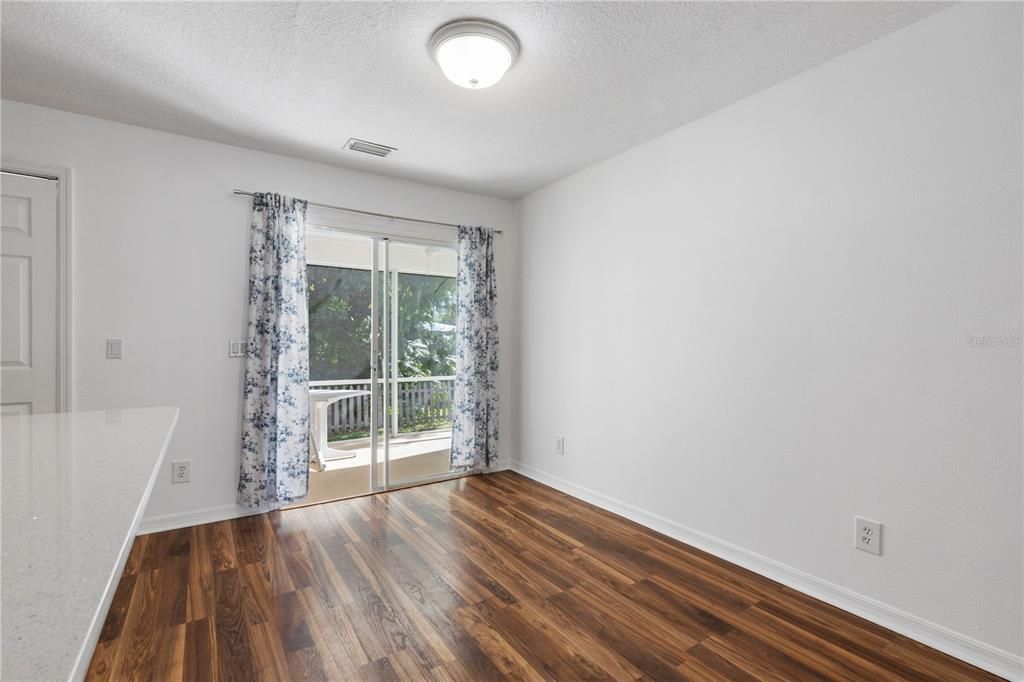 出租: $2,900 (4 贝兹, 3 浴室, 1856 平方英尺)