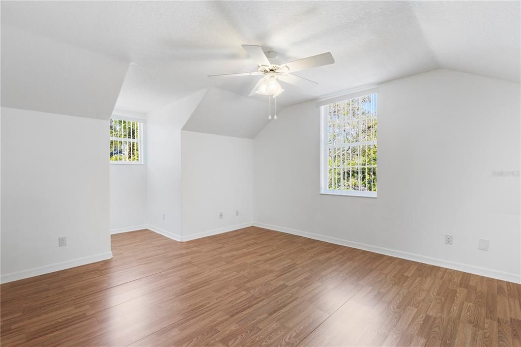 出租: $2,900 (4 贝兹, 3 浴室, 1856 平方英尺)