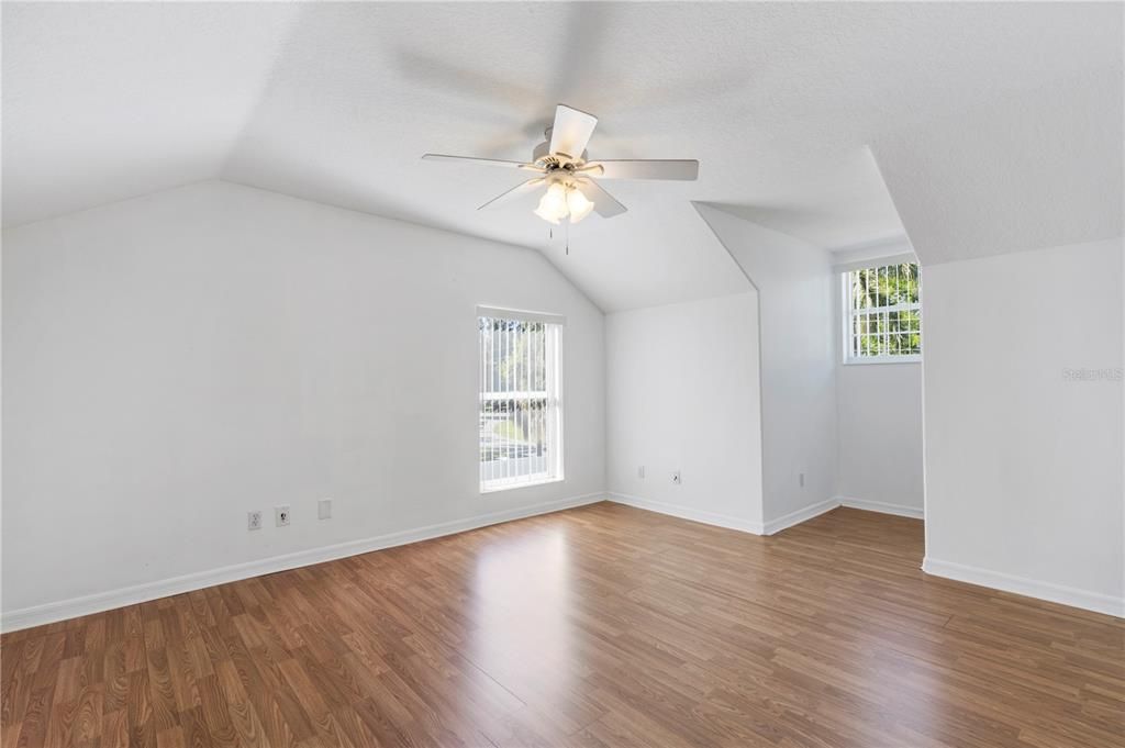 出租: $2,900 (4 贝兹, 3 浴室, 1856 平方英尺)