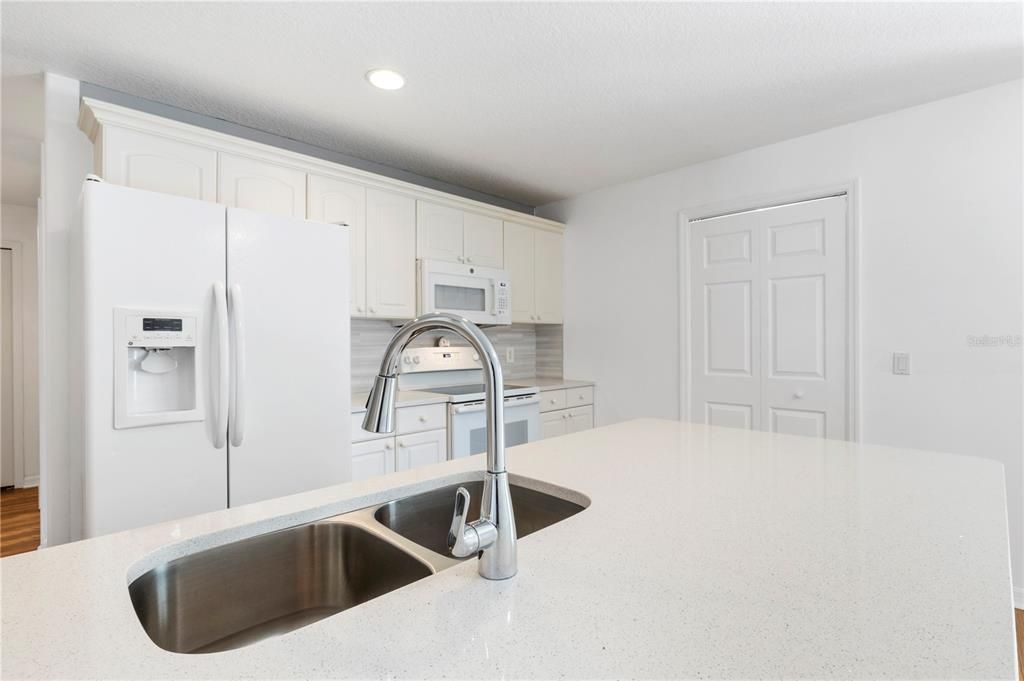 出租: $2,900 (4 贝兹, 3 浴室, 1856 平方英尺)