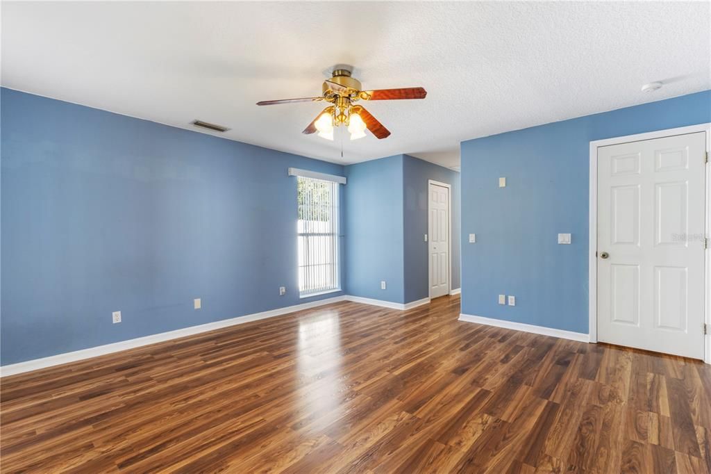 出租: $2,900 (4 贝兹, 3 浴室, 1856 平方英尺)