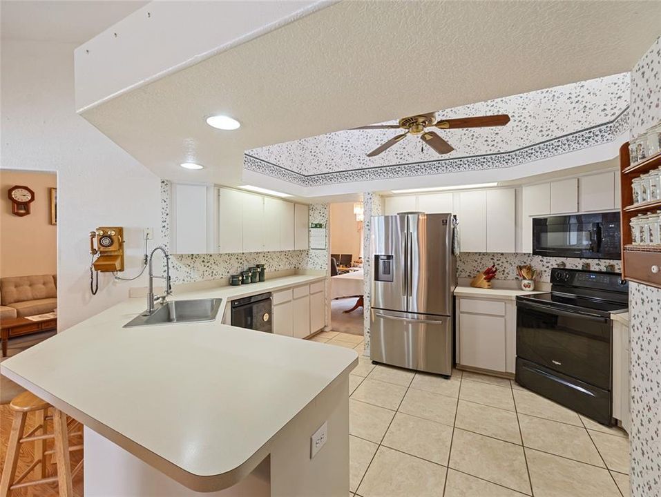 合同活跃: $339,900 (3 贝兹, 2 浴室, 1970 平方英尺)