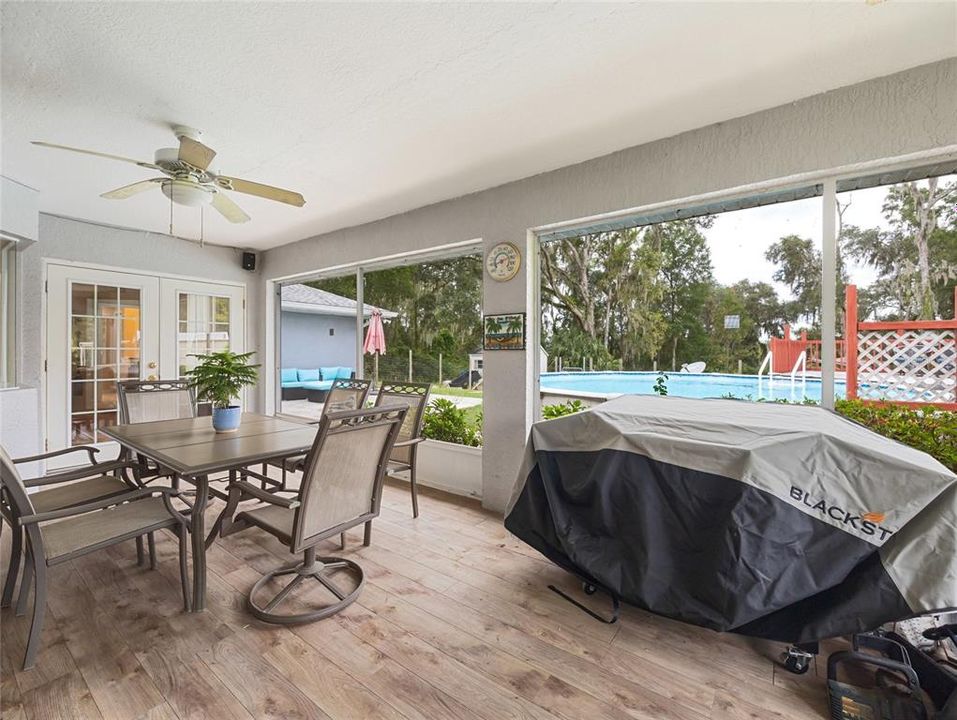 合同活跃: $339,900 (3 贝兹, 2 浴室, 1970 平方英尺)