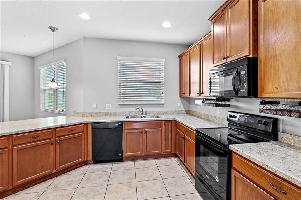 待售: $569,000 (5 贝兹, 4 浴室, 3607 平方英尺)