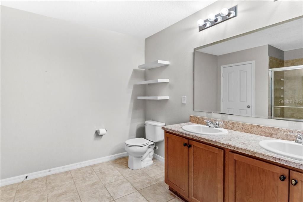 待售: $569,000 (5 贝兹, 4 浴室, 3607 平方英尺)