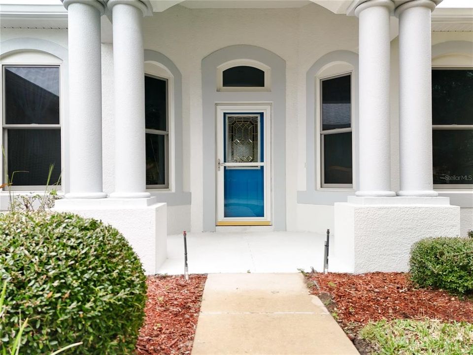 合同活跃: $349,000 (2 贝兹, 2 浴室, 2163 平方英尺)