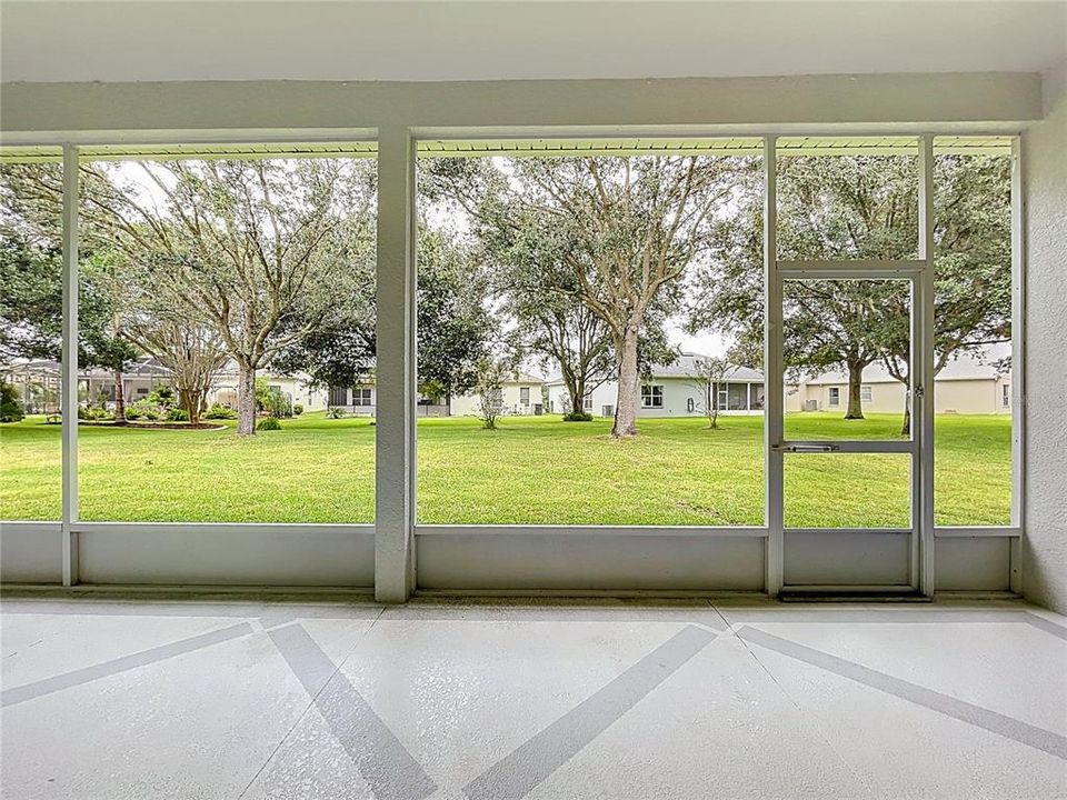 合同活跃: $349,000 (2 贝兹, 2 浴室, 2163 平方英尺)