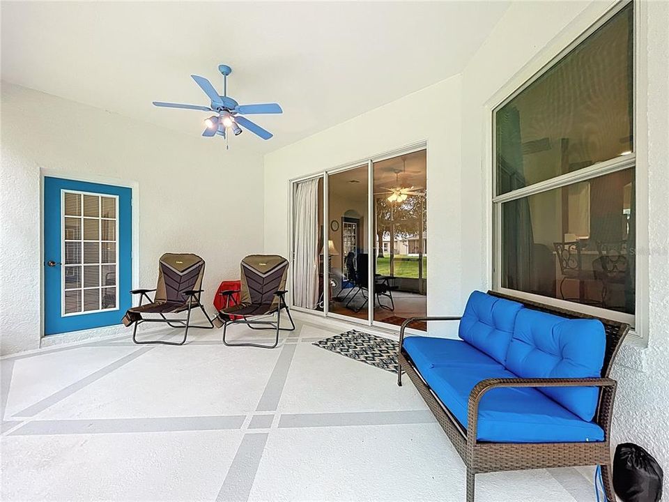 合同活跃: $349,000 (2 贝兹, 2 浴室, 2163 平方英尺)