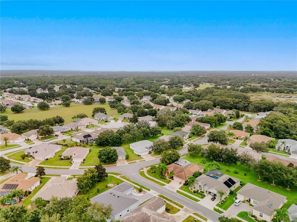 合同活跃: $349,000 (2 贝兹, 2 浴室, 2163 平方英尺)