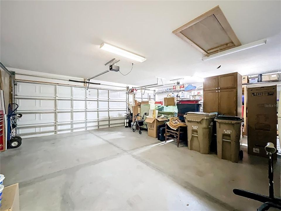 合同活跃: $349,000 (2 贝兹, 2 浴室, 2163 平方英尺)