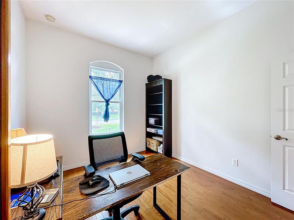 合同活跃: $349,000 (2 贝兹, 2 浴室, 2163 平方英尺)