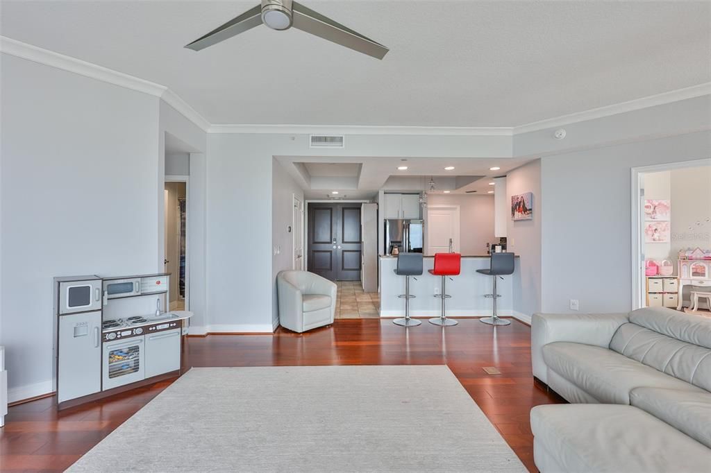 For Rent: $7,000 (3 beds, 3 baths, 1733 Square Feet)