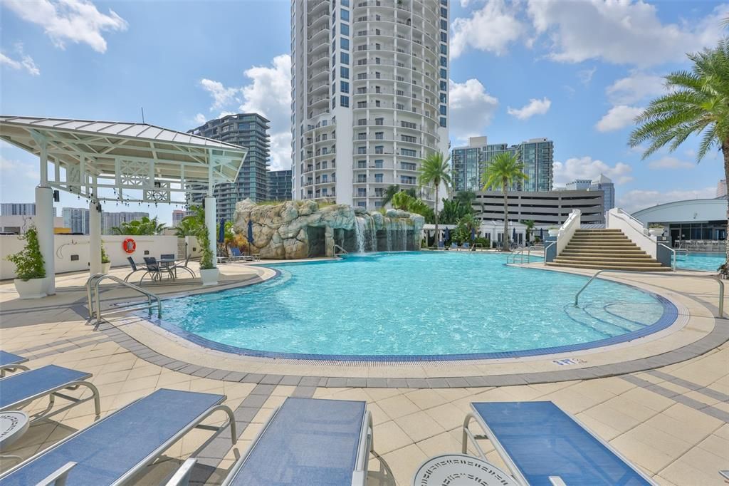 For Rent: $7,000 (3 beds, 3 baths, 1733 Square Feet)