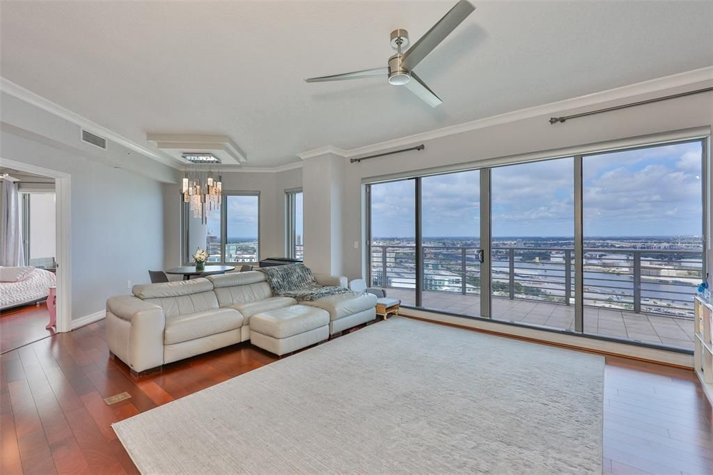 For Rent: $7,000 (3 beds, 3 baths, 1733 Square Feet)