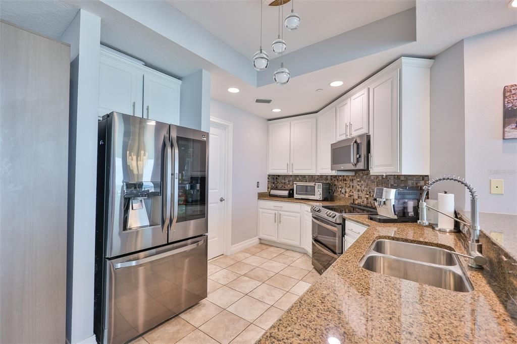 For Rent: $7,000 (3 beds, 3 baths, 1733 Square Feet)