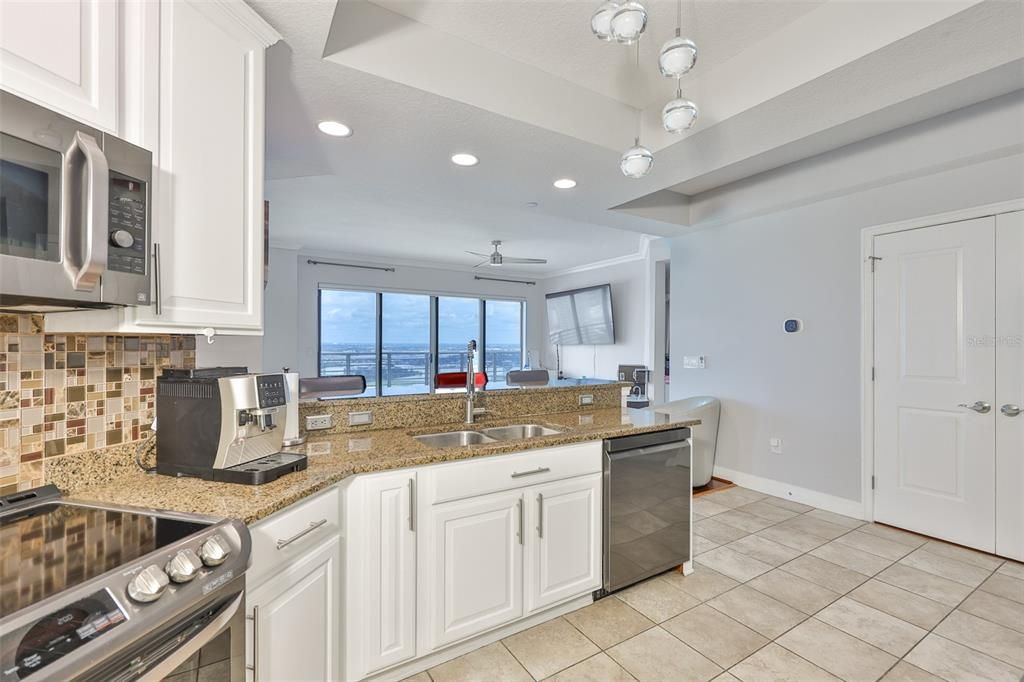 For Rent: $7,000 (3 beds, 3 baths, 1733 Square Feet)