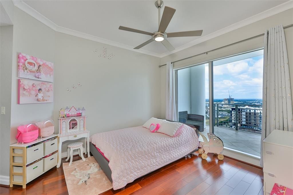 For Rent: $7,000 (3 beds, 3 baths, 1733 Square Feet)