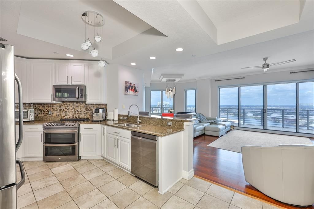 For Rent: $7,000 (3 beds, 3 baths, 1733 Square Feet)