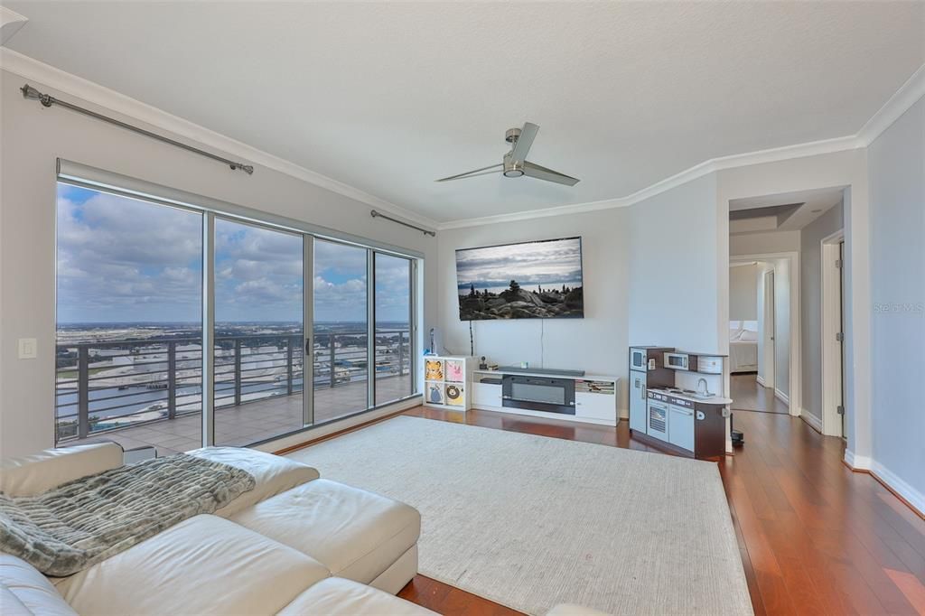 For Rent: $7,000 (3 beds, 3 baths, 1733 Square Feet)