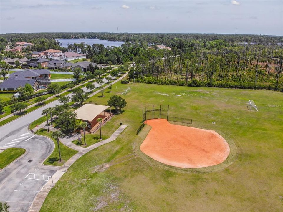 В аренду: $3,850 (5 спален, 3 ванн, 3742 Квадратных фут)