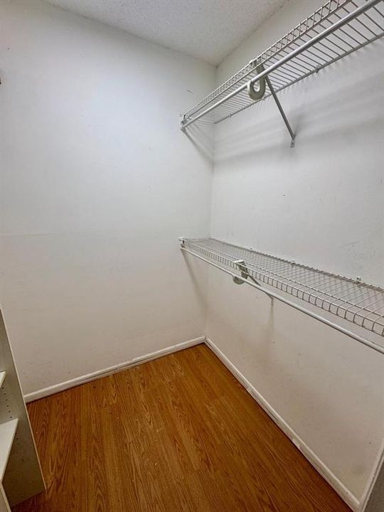 For Sale: $205,000 (2 beds, 2 baths, 918 Square Feet)