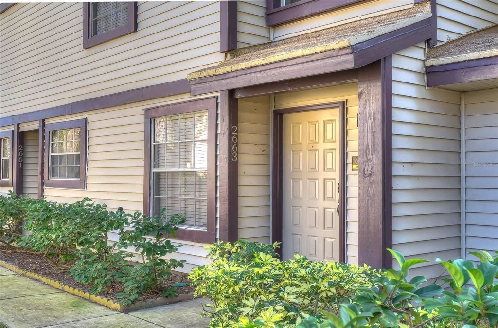 合同活跃: $259,000 (2 贝兹, 2 浴室, 1353 平方英尺)