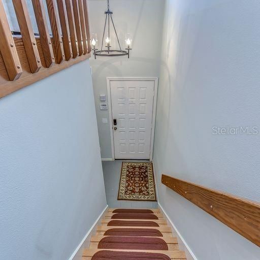 合同活跃: $259,000 (2 贝兹, 2 浴室, 1353 平方英尺)