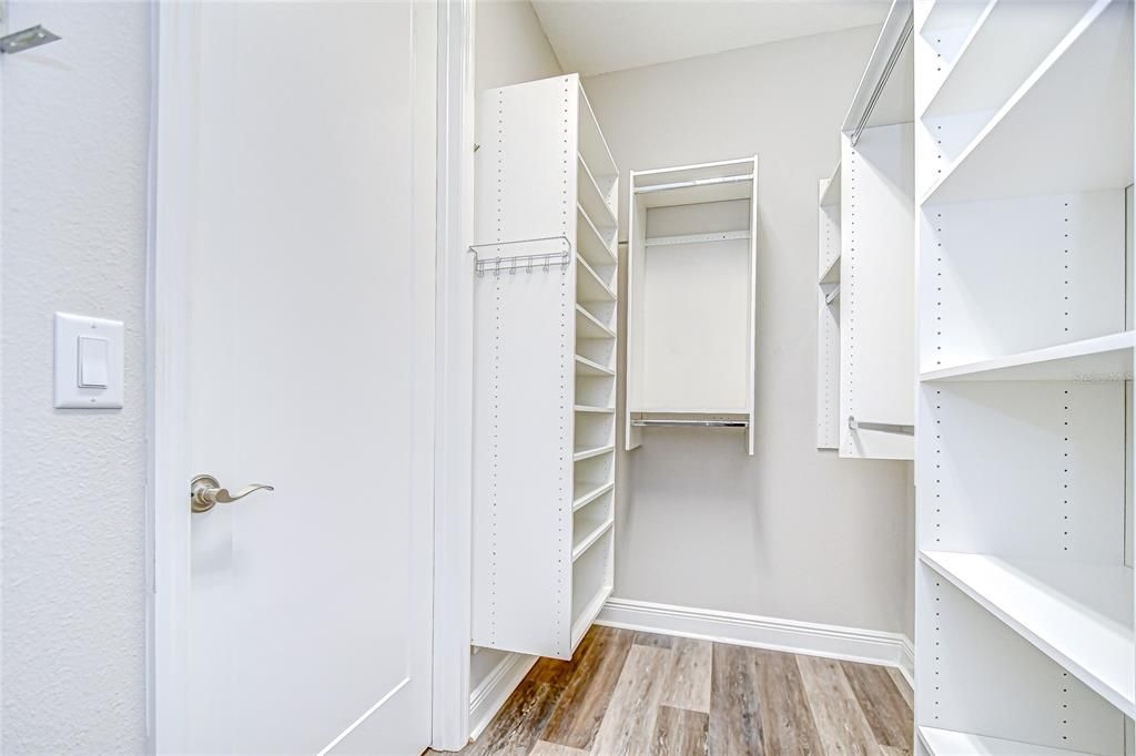 For Sale: $1,149,000 (5 beds, 4 baths, 3307 Square Feet)