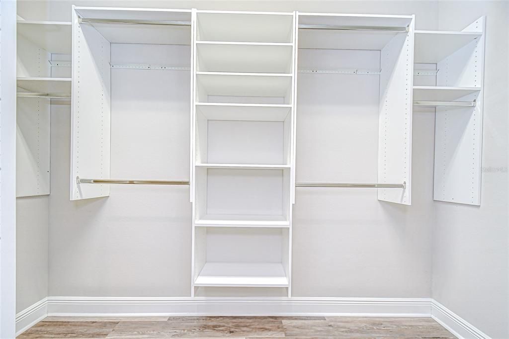 For Sale: $1,149,000 (5 beds, 4 baths, 3307 Square Feet)