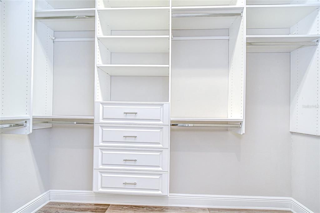 For Sale: $1,149,000 (5 beds, 4 baths, 3307 Square Feet)