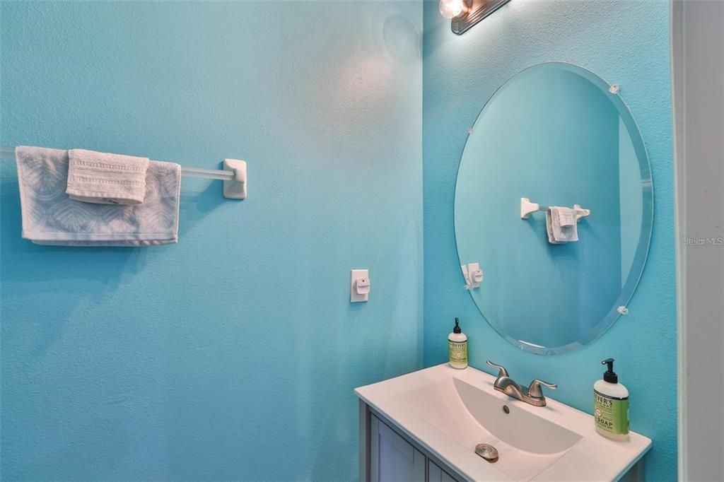 合同活跃: $1,900 (2 贝兹, 2 浴室, 1240 平方英尺)