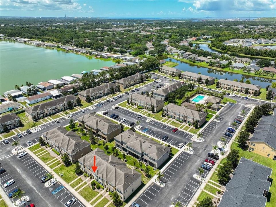 合同活跃: $1,900 (2 贝兹, 2 浴室, 1240 平方英尺)