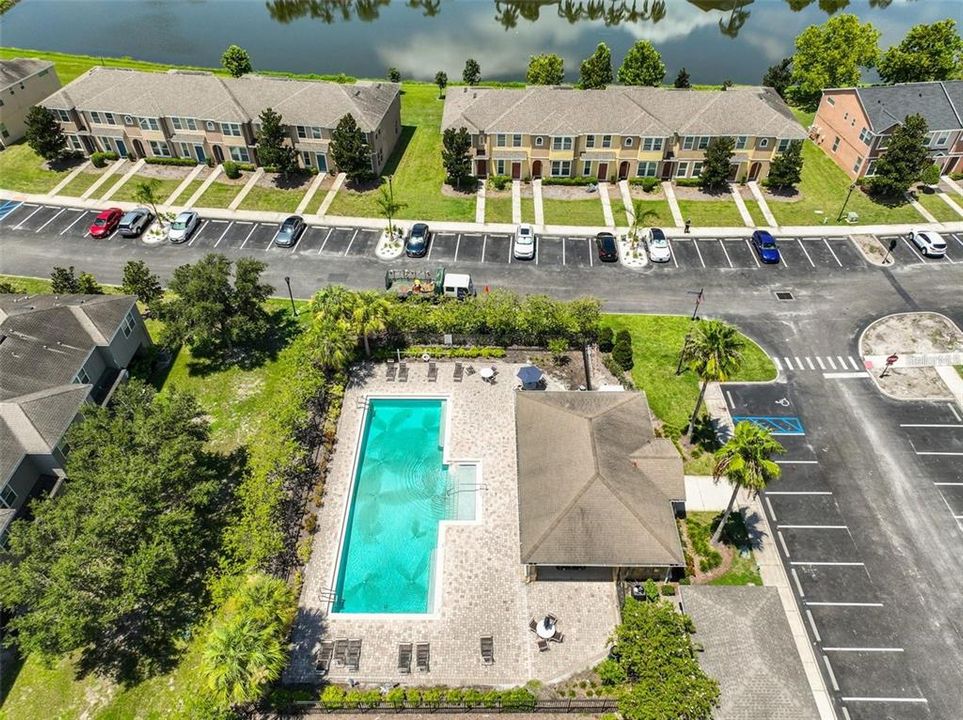 合同活跃: $1,900 (2 贝兹, 2 浴室, 1240 平方英尺)