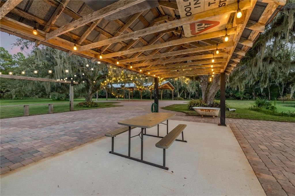 En Venta: $1,390,000 (4 camas, 3 baños, 2550 Pies cuadrados)