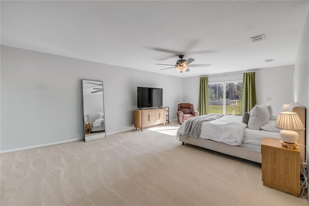 En Venta: $1,390,000 (4 camas, 3 baños, 2550 Pies cuadrados)