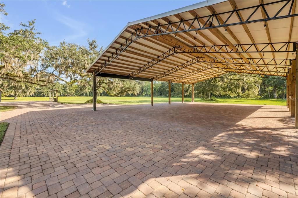 En Venta: $1,390,000 (4 camas, 3 baños, 2550 Pies cuadrados)