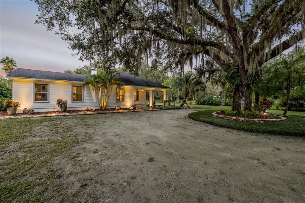 En Venta: $1,390,000 (4 camas, 3 baños, 2550 Pies cuadrados)