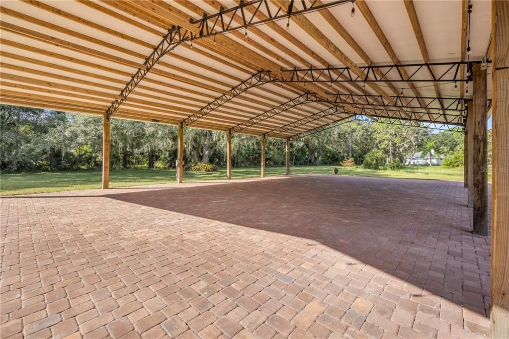 En Venta: $1,390,000 (4 camas, 3 baños, 2550 Pies cuadrados)