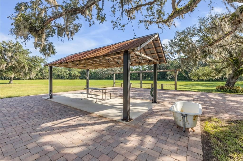 En Venta: $1,390,000 (4 camas, 3 baños, 2550 Pies cuadrados)