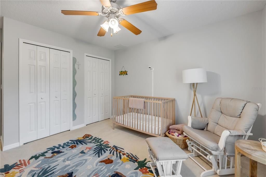 En Venta: $1,390,000 (4 camas, 3 baños, 2550 Pies cuadrados)