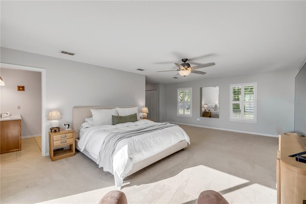 En Venta: $1,390,000 (4 camas, 3 baños, 2550 Pies cuadrados)