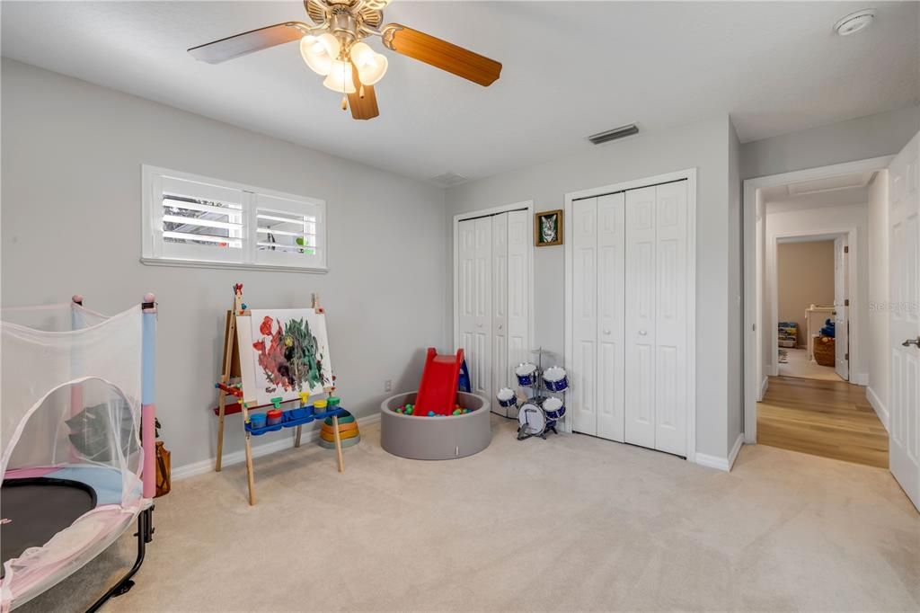 En Venta: $1,390,000 (4 camas, 3 baños, 2550 Pies cuadrados)