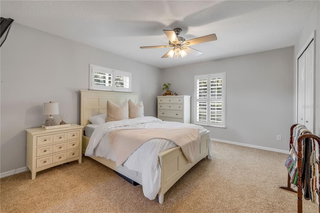 En Venta: $1,390,000 (4 camas, 3 baños, 2550 Pies cuadrados)