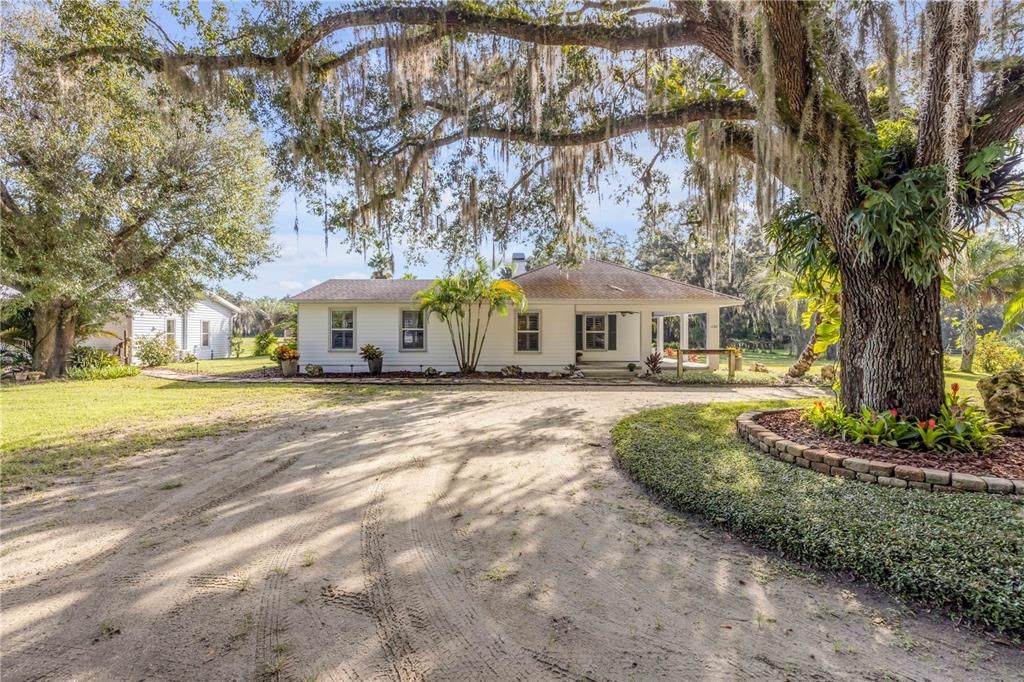 En Venta: $1,390,000 (4 camas, 3 baños, 2550 Pies cuadrados)