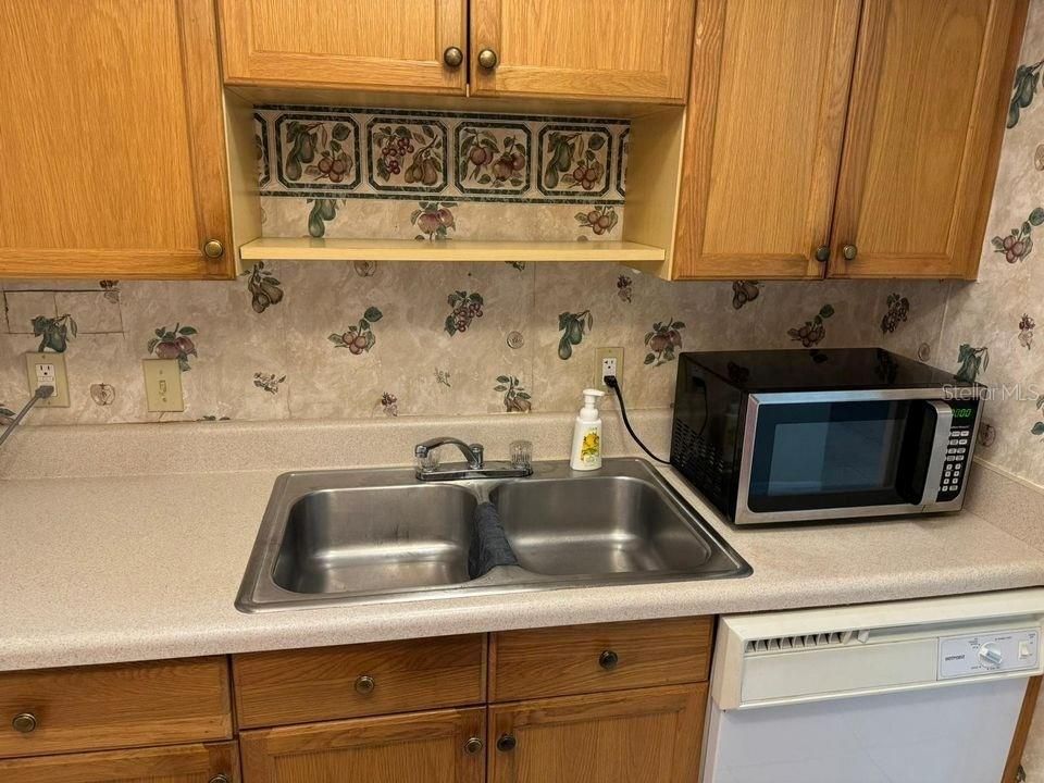 For Sale: $155,000 (2 beds, 2 baths, 1012 Square Feet)