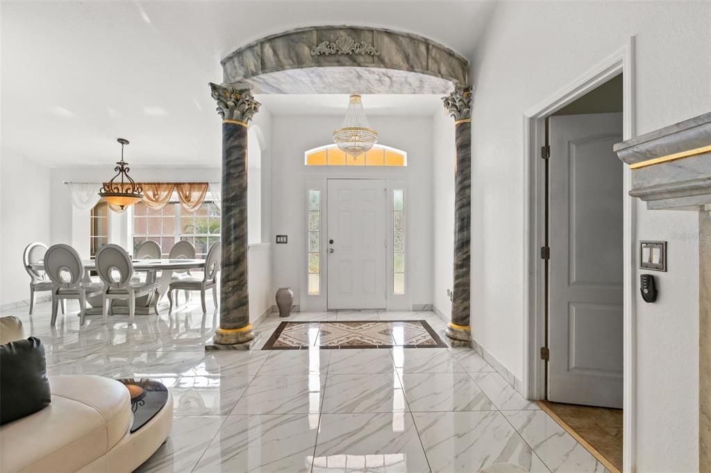 合同活跃: $304,900 (3 贝兹, 2 浴室, 2234 平方英尺)